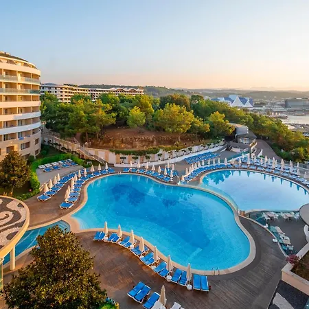 ホテル A Good Life Utopia Family アランヤ