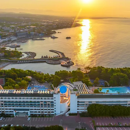 A Good Life Utopia Family Hotel