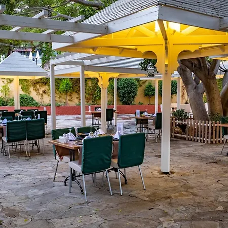 A Good Life Utopia Family 5*