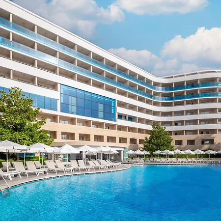 A Good Life Utopia Family 阿拉尼亚