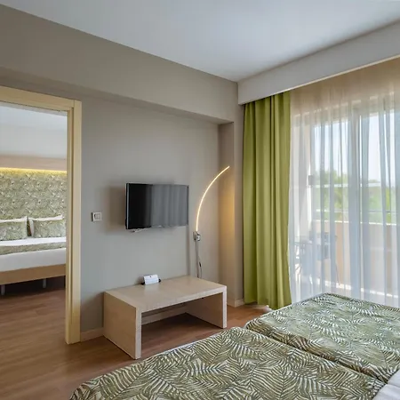 A Good Life Utopia Family 5*