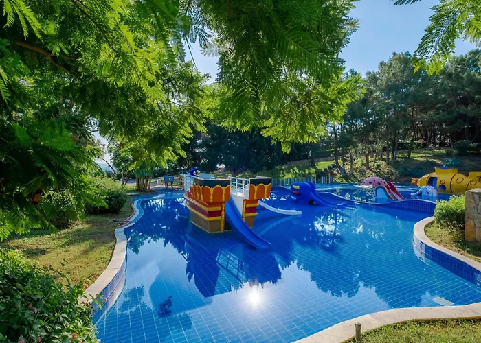 A Good Life Utopia Family