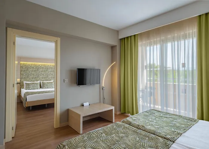 A Good Life Utopia Family 5*